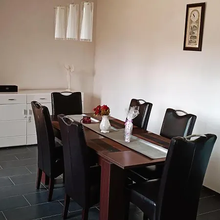 Prostorny Apartman V Chko Krivoklatsko 아파트