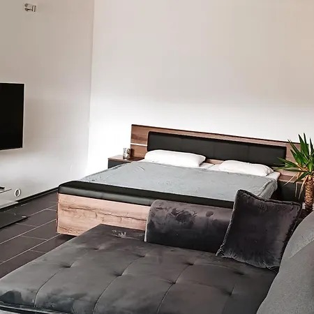 Prostorny Apartman V Chko Krivoklatsko 아파트 *